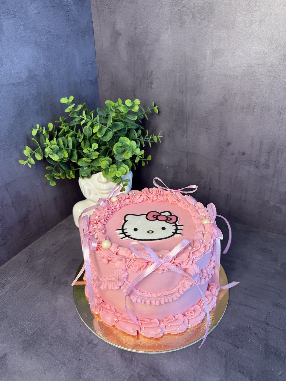 Hello Kitty pink birthday cake